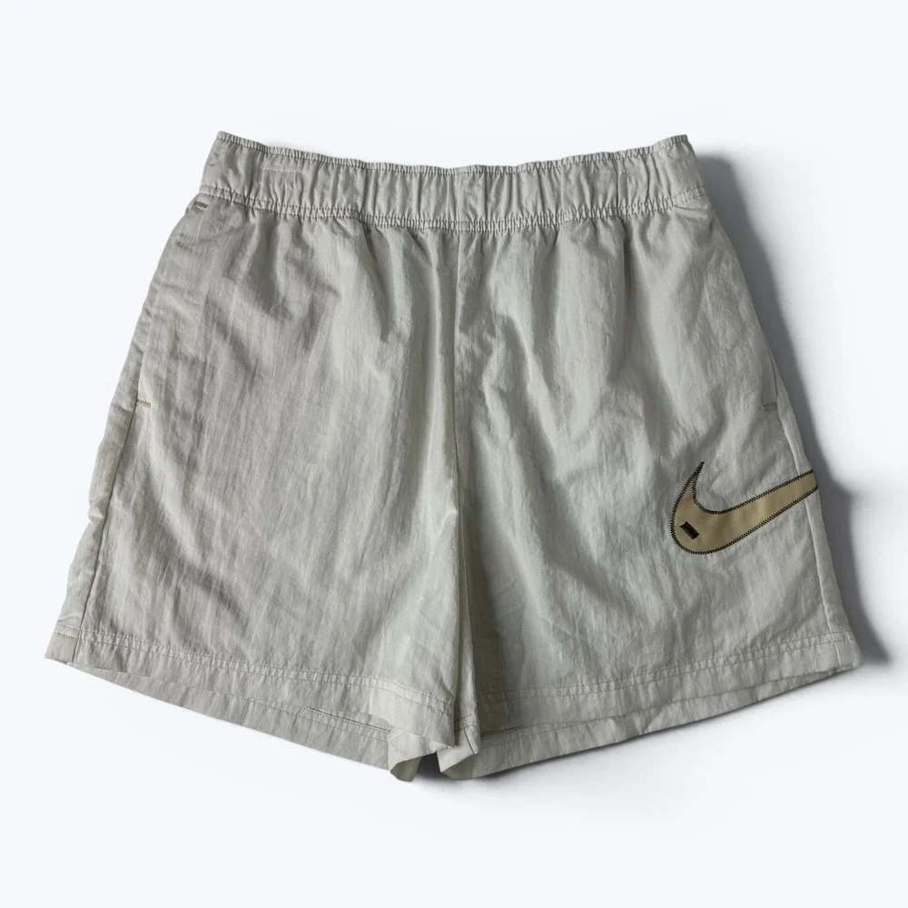 Nike Sportswear Swoosh Woven Easy Shorts Loose Fit High Rise DM6752-030 Womens M